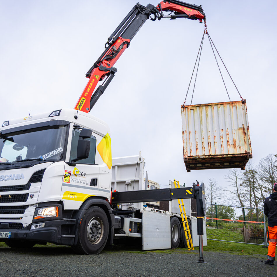 Camion grue - Groupe Charpentier