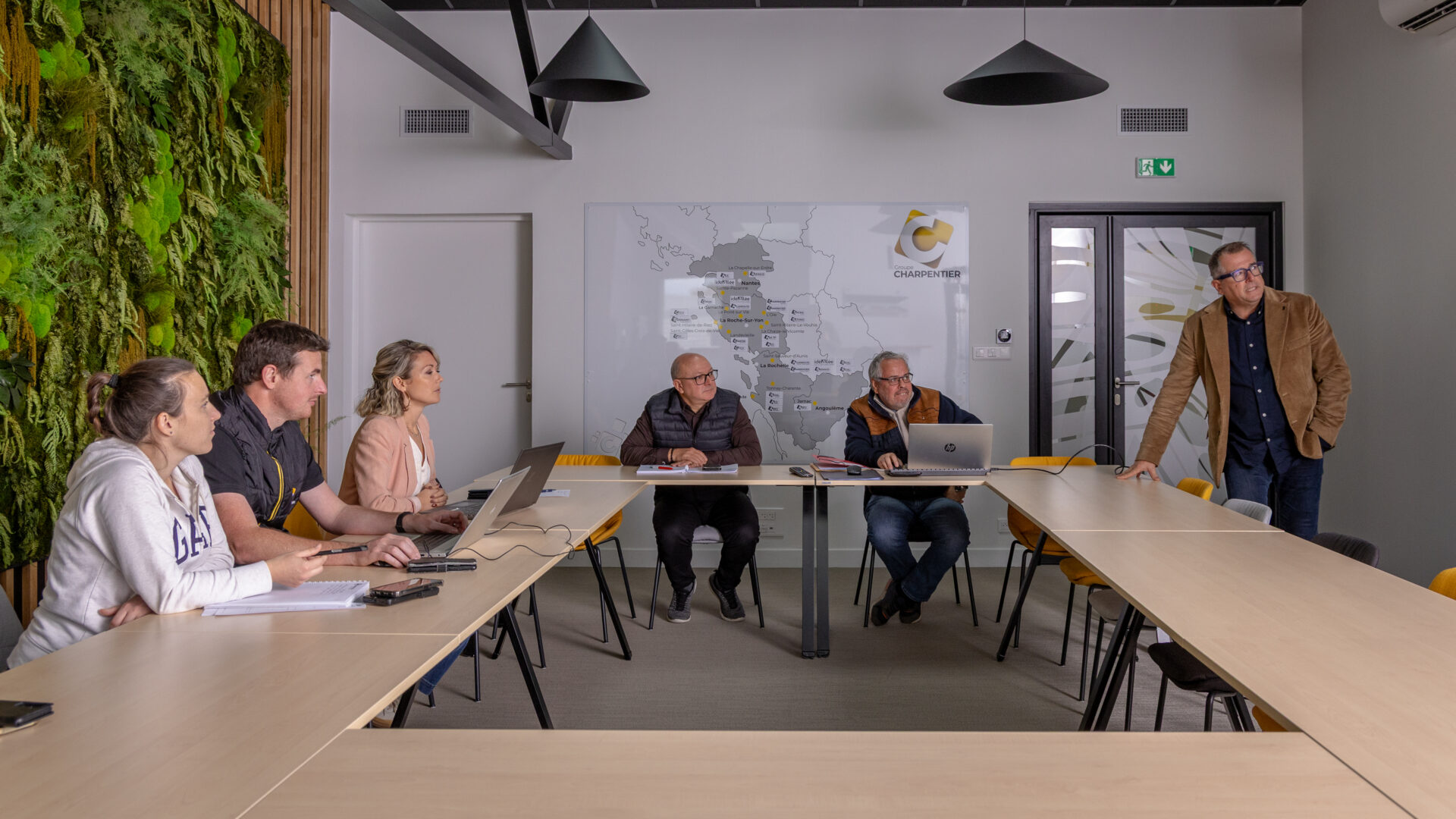 Equipe réunion - Groupe Charpentier