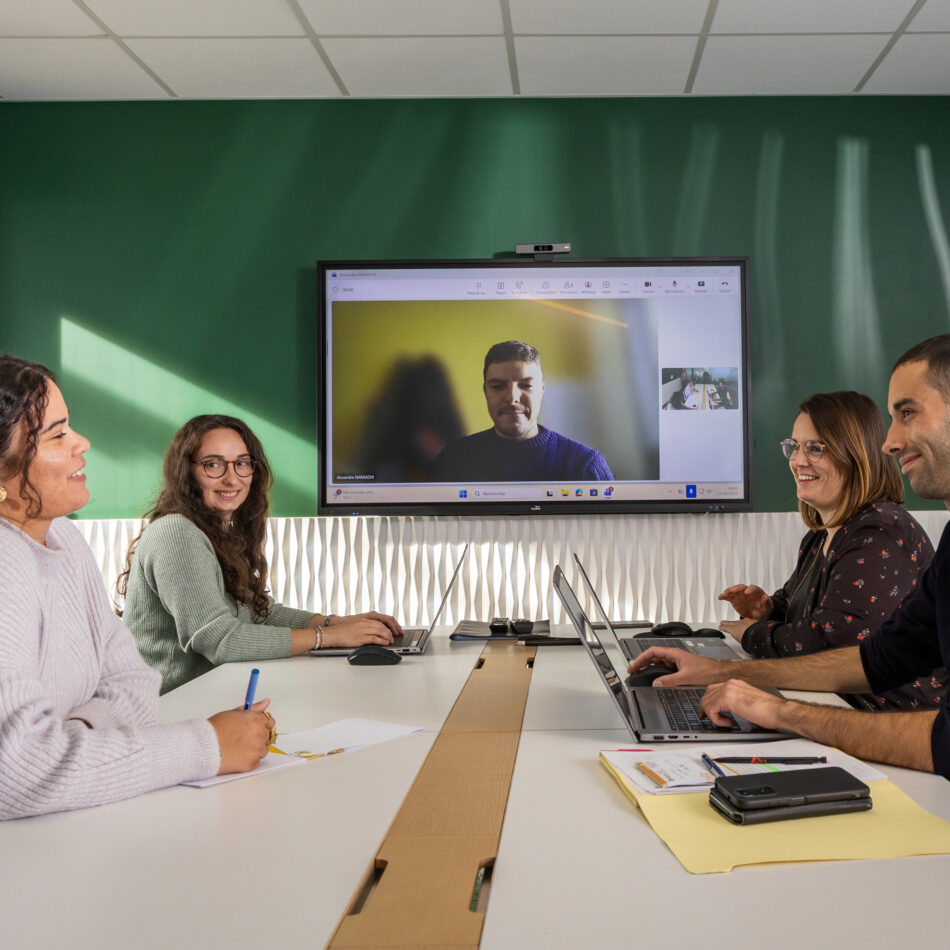 Equipe réunion - Groupe Charpentier
