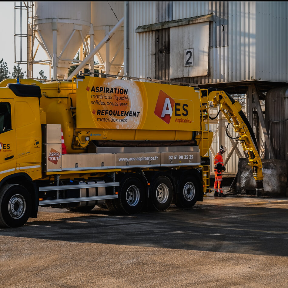 Camions AES aspiratrice - Groupe Charpentier